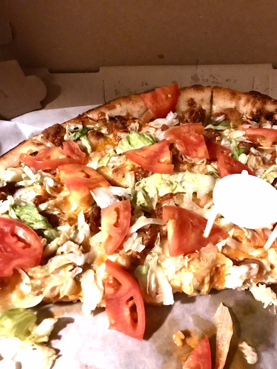 TheDankHokage's tweet photo. @t_schewe opinion of tomatoes on pizza?? 🤔 https://t.co/H47zdAqf5m