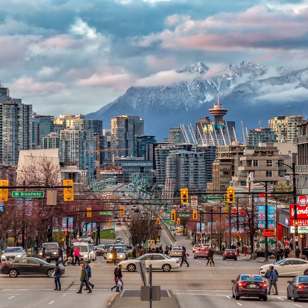 SPF_global's tweet photo. It's #GreenTipsTuesday! Shoutout to the City of #Vancouver, who mandated: "Productions that demonstrate that they are using clean energy to reduce there reliance on diesel generators may be eligible for 50% off both the daily fee and late surcharge."

More reason to 💚 #VanCity! https://t.co/Zn8fWXsxEw