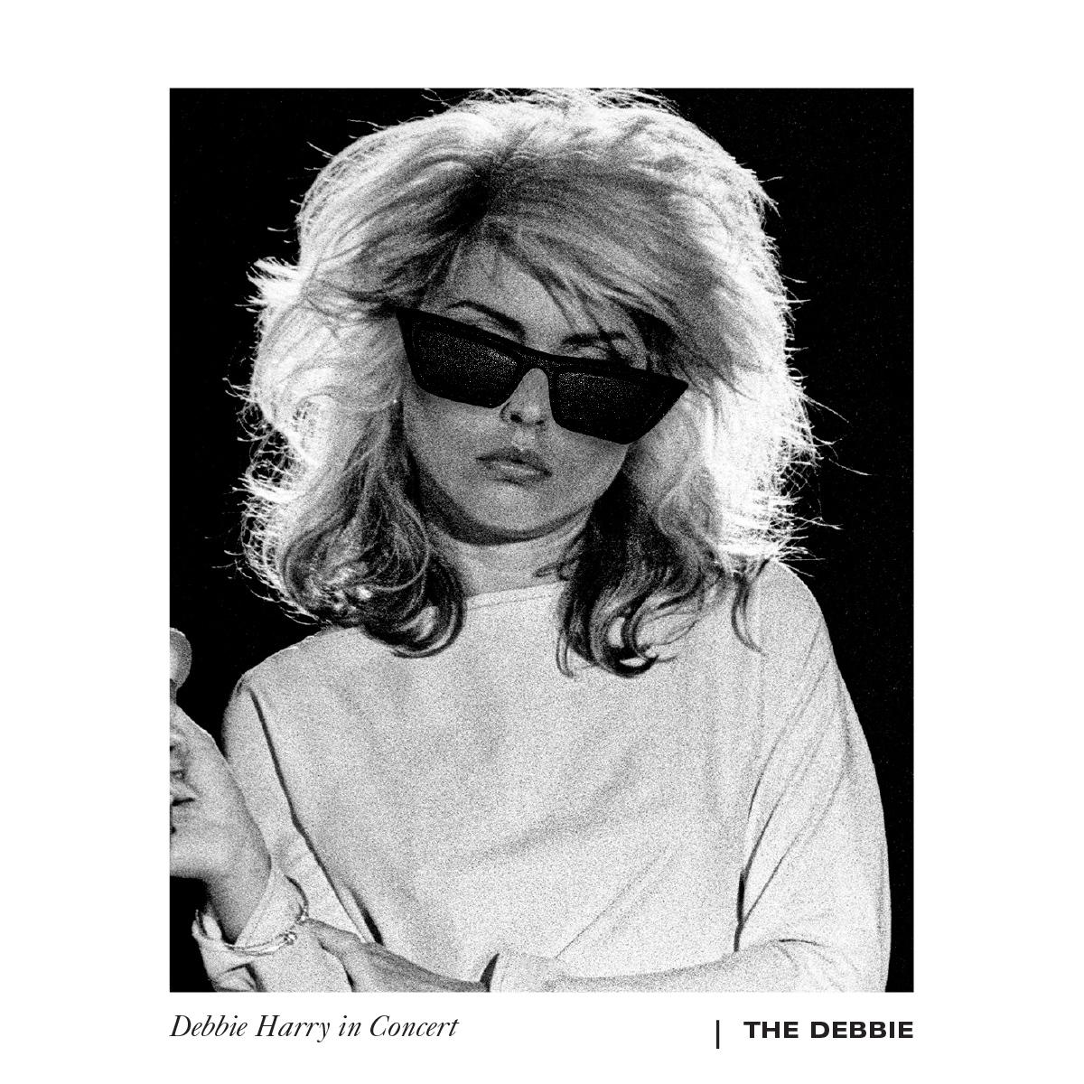 SilverDeerStore's tweet image. El modelo Debbie Noir de @JMarieMage reproduce a la perfección todo el glamour de una de las figuras más reconocidas de la escena punk e ícono de estilo definitivo de los años setenta y ochenta: Debbie Harry, líder de la agrupación neoyorkina Blondie.  
bit.ly/2ICg4bO