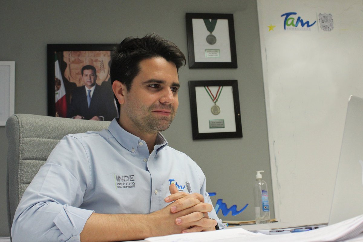 carlosfdza's tweet image. En el marco de la celebración del "𝗗𝗶́𝗮 𝗱𝗲 𝗹𝗮𝘀 𝘆 𝗹𝗼𝘀 𝗗𝗲𝗽𝗼𝗿𝘁𝗶𝘀𝘁𝗮𝘀 𝗲𝗻 𝗧𝗮𝗺𝗮𝘂𝗹𝗶𝗽𝗮𝘀" dimos la bienvenida a los estados de la Región 3 del #SINADE, y diferentes estados al Seminario en Línea impartido por la @ENED_oficial. 

(1/3) 👇🏼