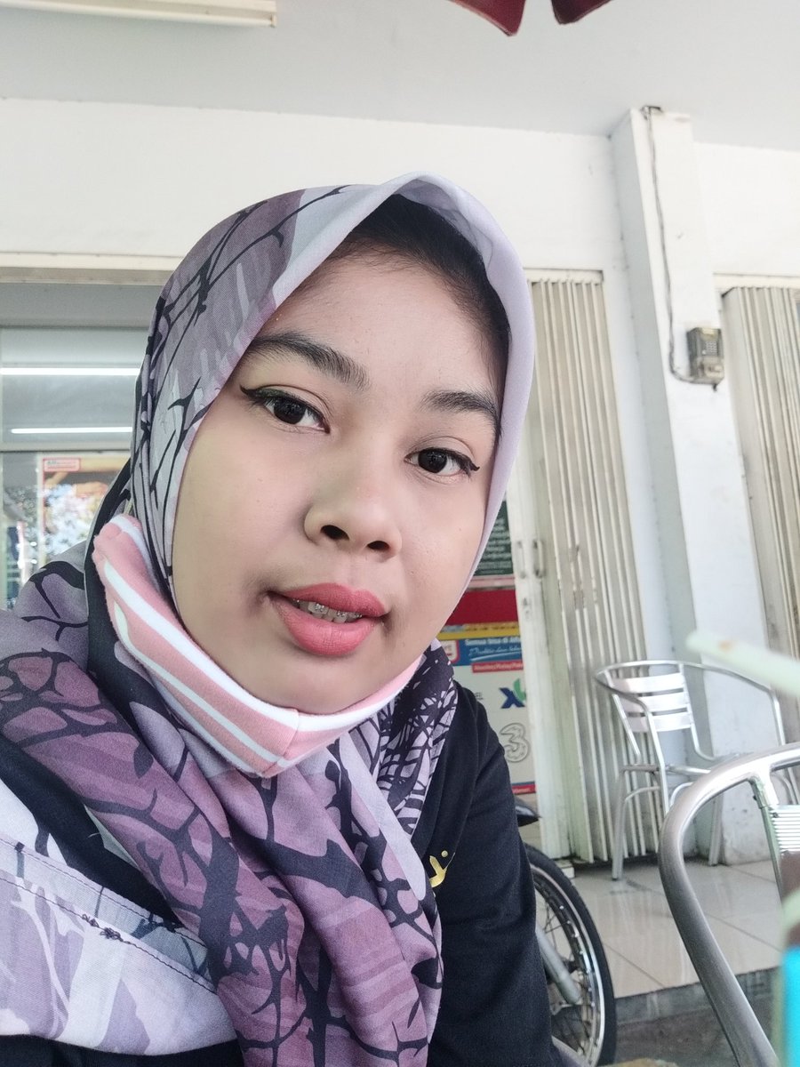 utesweetHeart's tweet photo. Anak nongkrong Alfamart nih 2🤣🤣🤣 https://t.co/1buYGWTckh