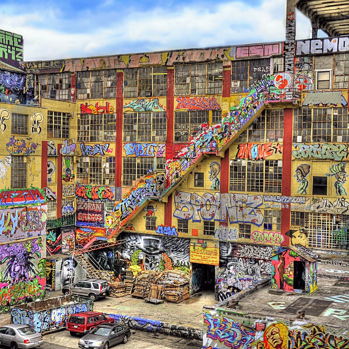 7heads_10crowns's tweet photo. 5 Pointz Aerosol Art Center
Built: 1892 / Demolished: 2014
#neptunemeterfactory #institutehigherburnin #aresolartcenter #phunphactory #jonathancohen #meresone #queens #longisland #nyc #newyork https://t.co/9lBzWb8jZm