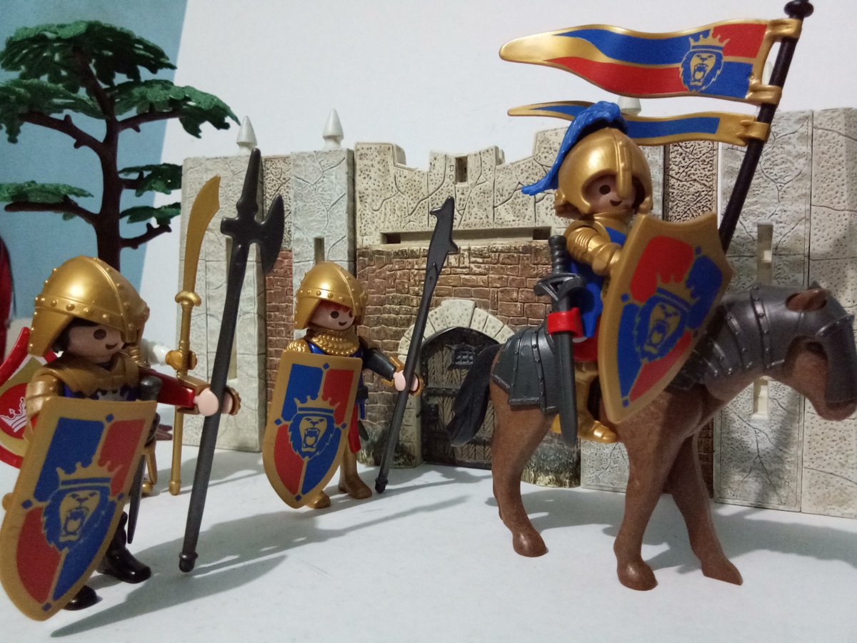 ResTulagan's tweet photo. #knights #playmobil #playmobilfigures #knighthood https://t.co/HqrdezvcqL