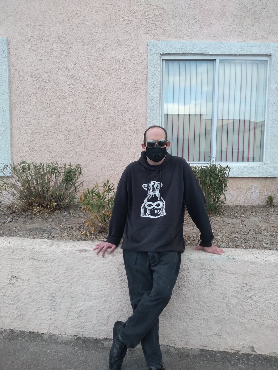 modtechent's tweet photo. Even though im not well physically, I still went outside with the wife today. Aspergers and Agoraphobia is a hard hand to play. Took some photos while out
#Covid_19 #coronavirus #LasVegas #Vegas #vegasstrong #lockdown #QuarantineLife #tuesdayvibe #AutismAwareness #nakedattraction https://t.co/7lWnQqSbId