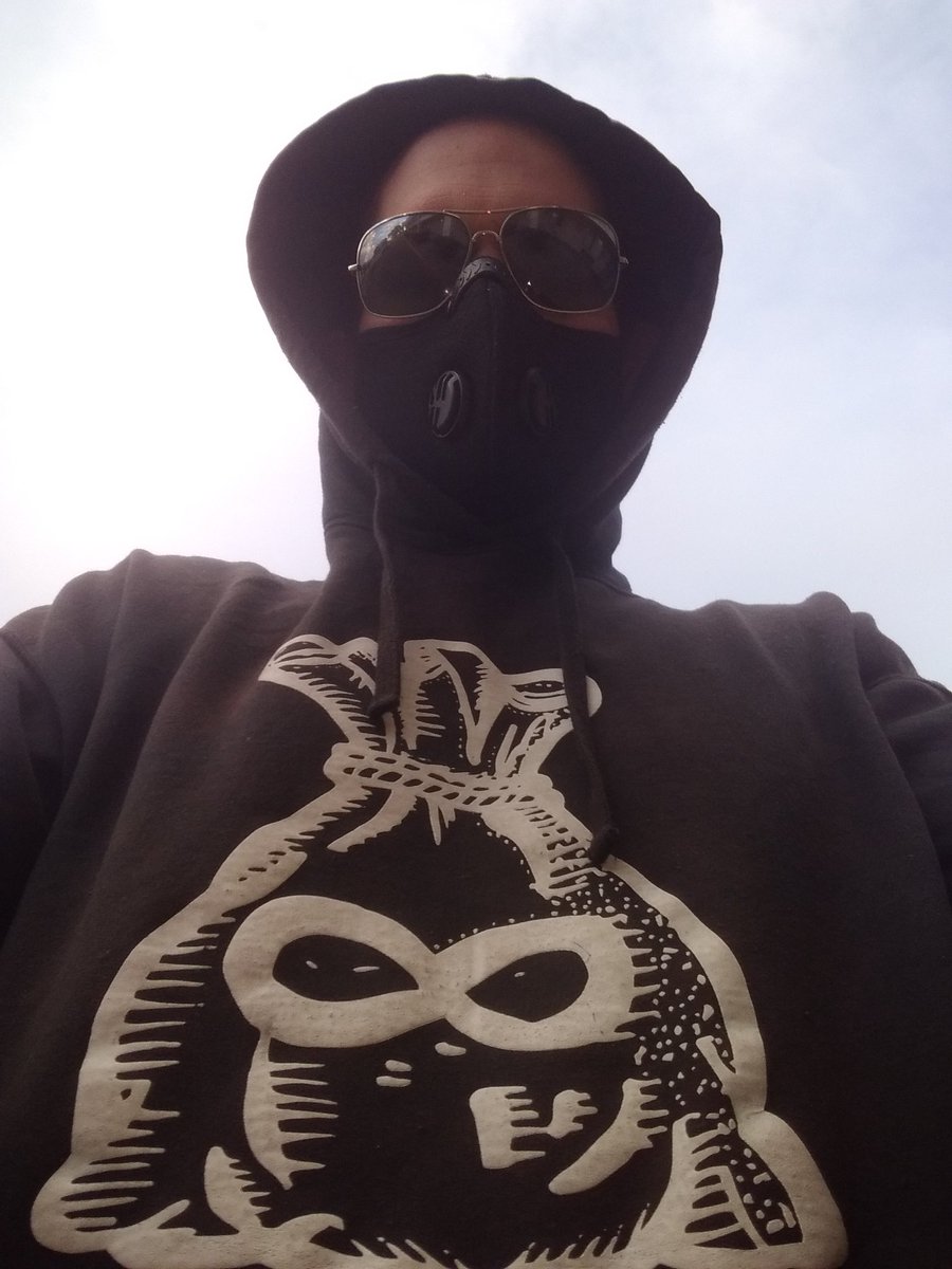 modtechent's tweet photo. Even though im not well physically, I still went outside with the wife today. Aspergers and Agoraphobia is a hard hand to play. Took some photos while out
#Covid_19 #coronavirus #LasVegas #Vegas #vegasstrong #lockdown #QuarantineLife #tuesdayvibe #AutismAwareness #nakedattraction https://t.co/7lWnQqSbId