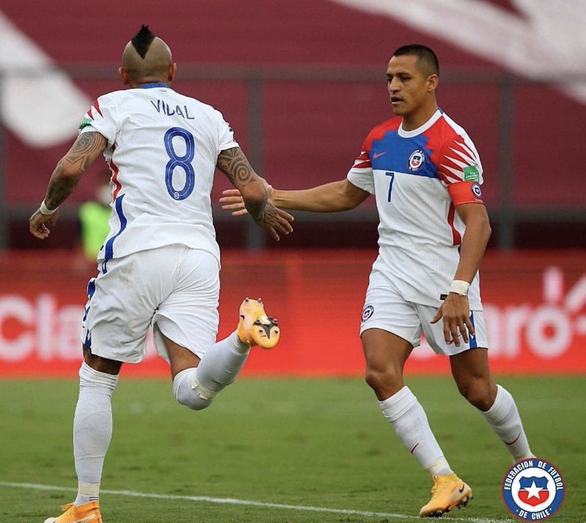 kingarturo23's tweet photo. Esto es muy largo, van 4 de 18... si estamos juntos y mejoramos lo vamos a lograr.  Vamos Chile carajo!!!🇨🇱🇨🇱🇨🇱💪🏽💪🏽 https://t.co/TwsvkqSqHm