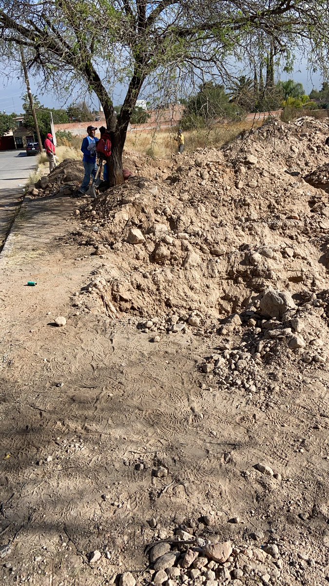 NeloSolis's tweet photo. Que triste pensar que me tardo 3 meses en edificar una casa y varios de mis futuros clientes tardan 30 años en pagarla, con ese principio, yo voy desarrollar con la calidad que pocos ofrecen actualmente en mi mercado. Cimentemos los legados de nuestros clientes. https://t.co/pNnjtuEd3w