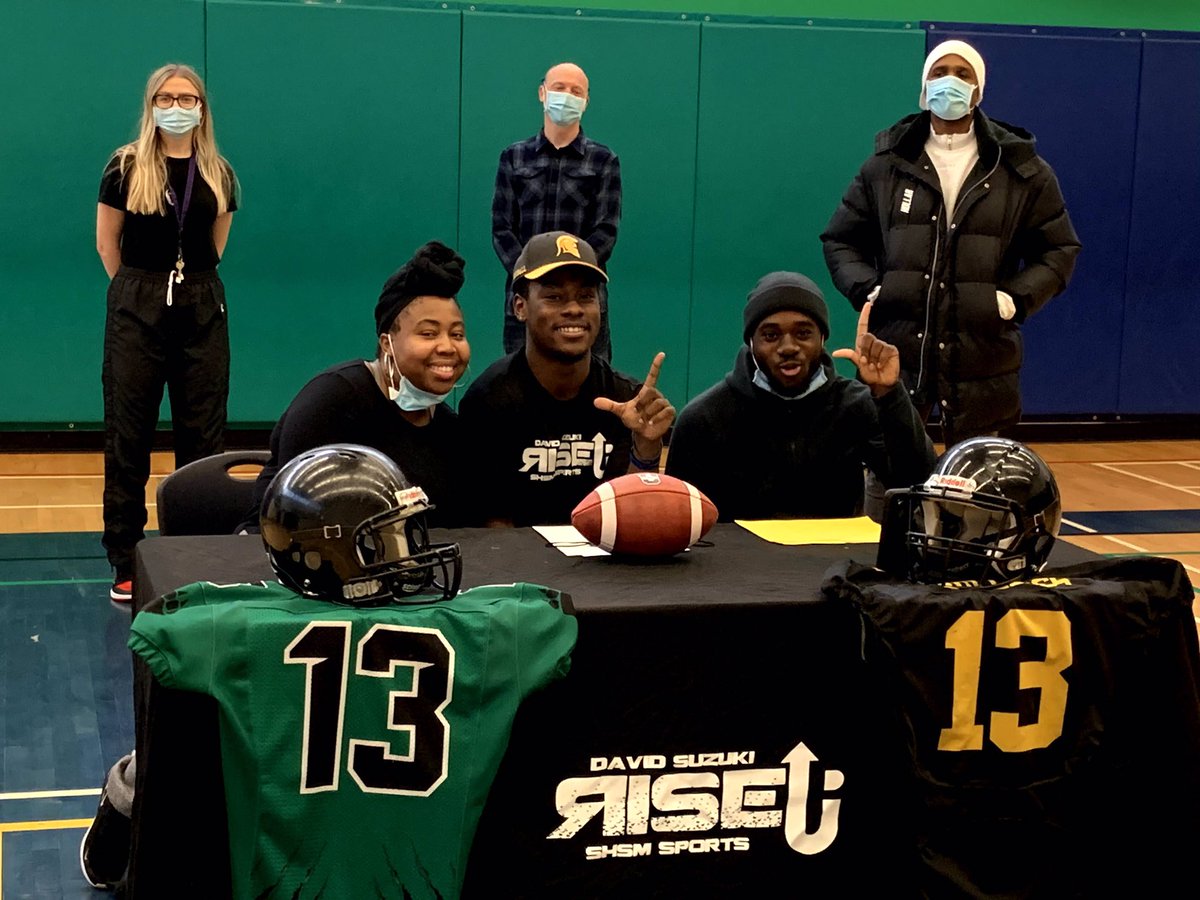 romellsamslo17's tweet photo. Put the pen to paper yesterday... see y’all in august @WlooFTB @bertwarriorfbal 🙏🏾🟡⚫️ https://t.co/CBOQ4JqYfT