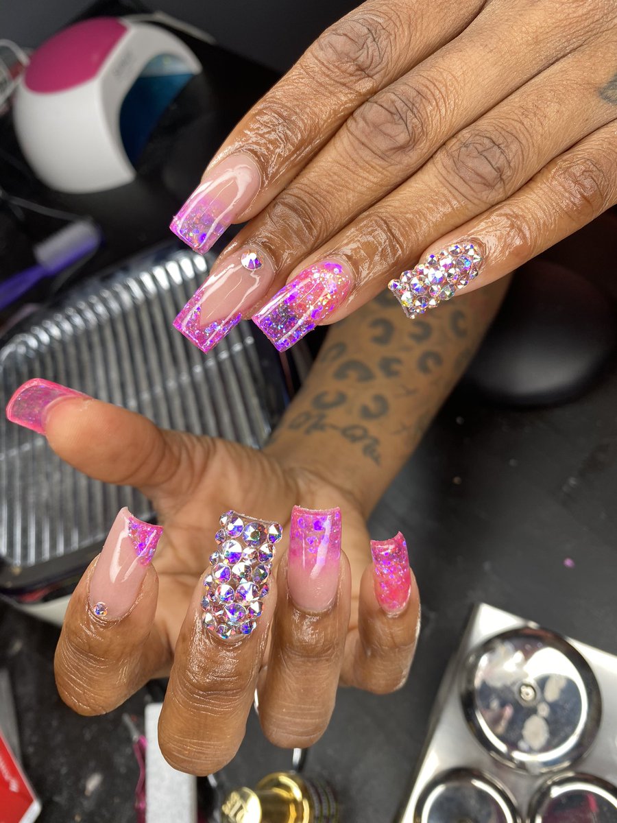 taayrenee_'s tweet photo. #indynailtech 💘 https://t.co/GCsGnzfa1R