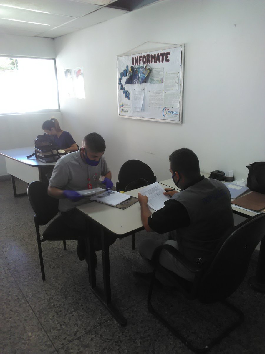 InpsaselA's tweet photo. Informando y atendiendo los requerimientos de nuestros trabajadores y trabajadoras apureñas en materia de Salud y Seguridad Laboral. ¡Por la Defensa de la Vida y la Salud en el Trabajo! @NicolasMaduro @eduardopiate2 @geovannireuma @Inpsasel_vzla https://t.co/OZiwOozFRj