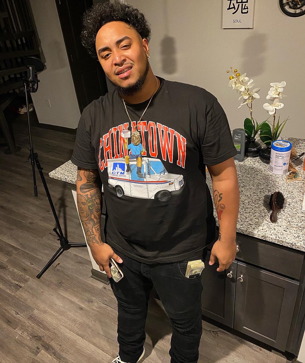 _BennyBenn's tweet photo. These blue faces up on me dirty i went got it out the mud 💸🥶 https://t.co/K8qlVIL349