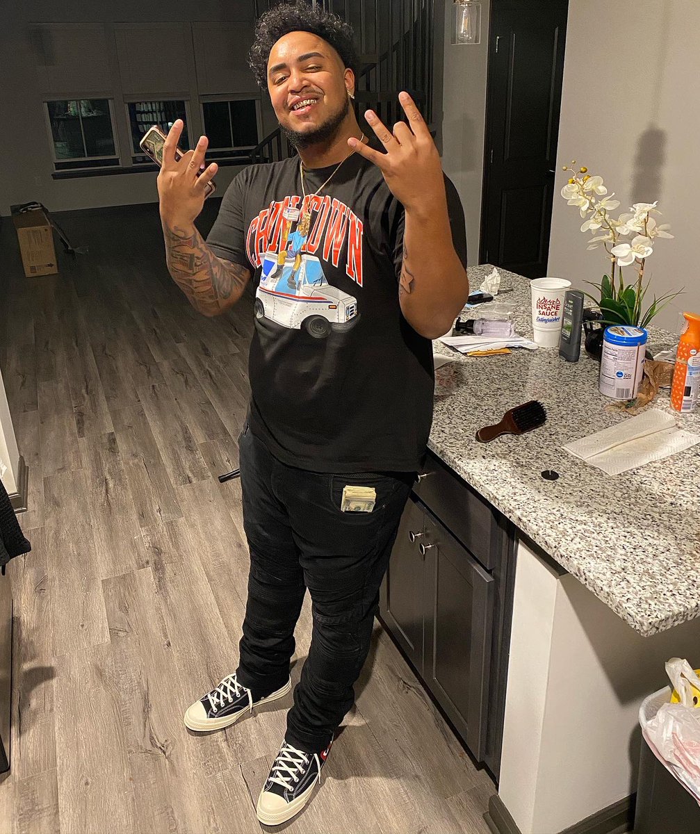 _BennyBenn's tweet photo. These blue faces up on me dirty i went got it out the mud 💸🥶 https://t.co/K8qlVIL349