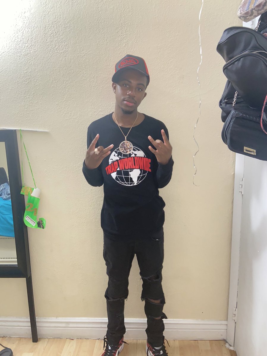officiaxl00's tweet photo. #REALNIGGAFIRST #STREETMILITANT🦅 https://t.co/NRZl3rW7Au