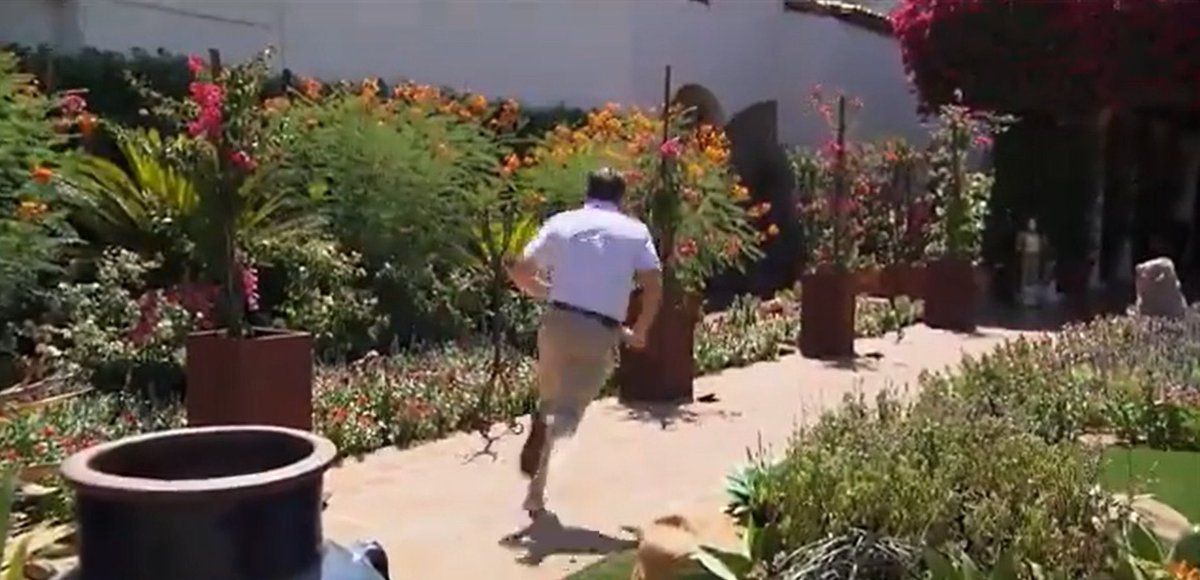 petersgolfcart's tweet photo. Chris Harrison: next up, Chasen and Ed!

Ed:

#TheBachelorette #Bachelorette https://t.co/xQ9c59HoH5