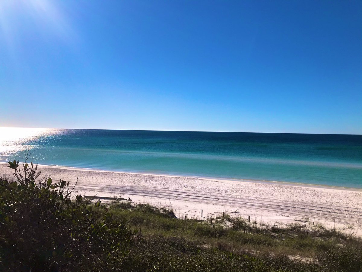 AmethystBohning's tweet photo. I love the beach...at a distance #outdoor #beach #NaturePhotography https://t.co/3Ikz02CqIE