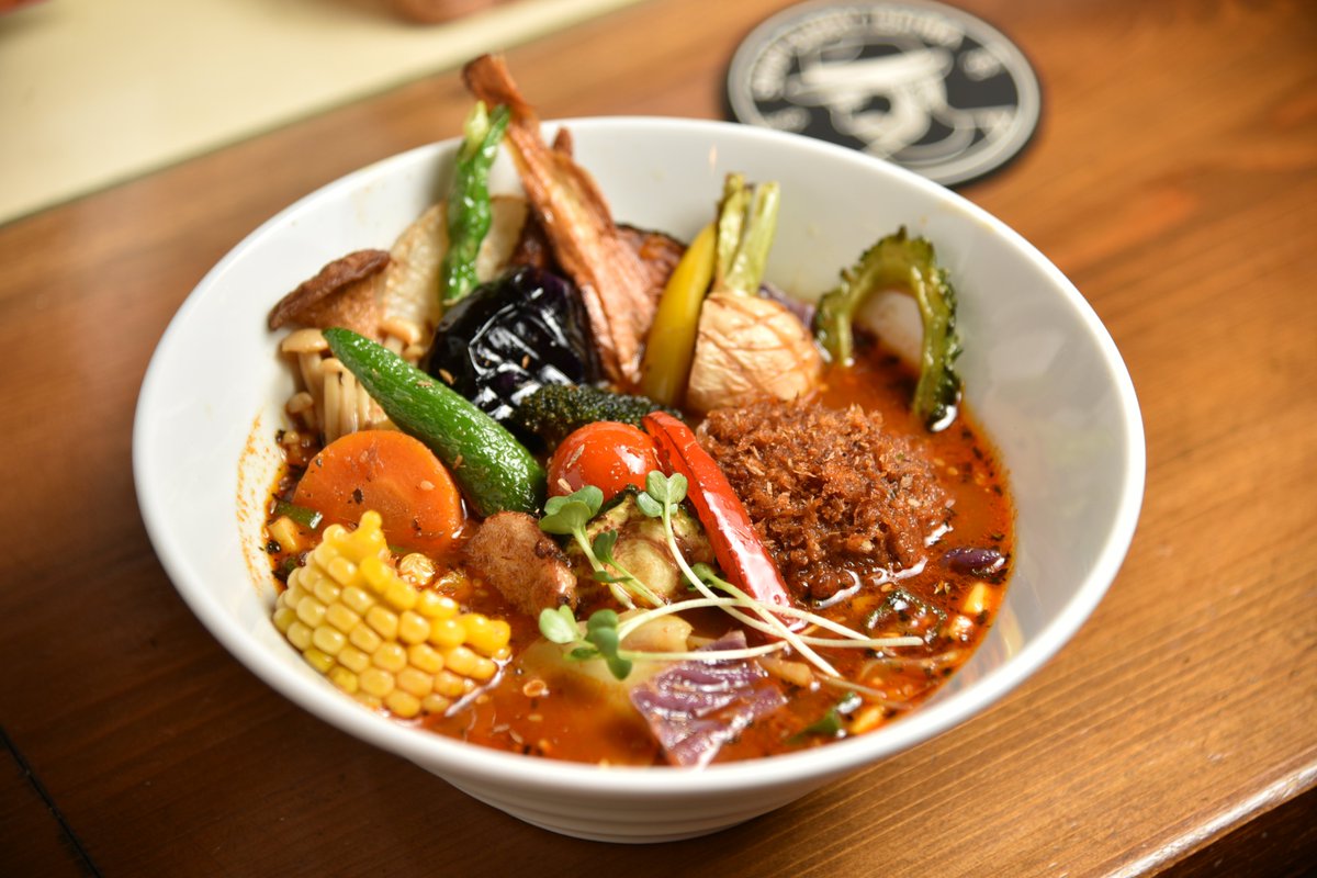 静岡新聞社の本 沼津駅南口から徒歩3分 Cious Deli シャスデリ さんはメンチカツとスープカレーが楽しめる店 写真はベジタブルスープカレーにメンチをトッピング 肉 野菜 カレーの最強トリオはまさに極上 ココナッツミルクをトッピングすればタイ 静岡新聞社の本 沼津駅南口から徒歩3分 Cious Deli シャスデリ さんはメンチカツとスープカレーが楽しめる店 写真はベジタブルスープカレーにメンチをトッピング 肉 野菜 カレーの最強トリオはまさに極上 ココナッツミルクをトッピングすればタイ