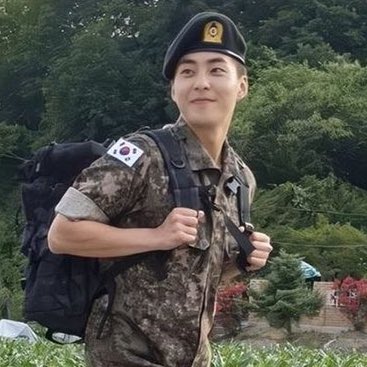 — a thread of minseok in berets ~