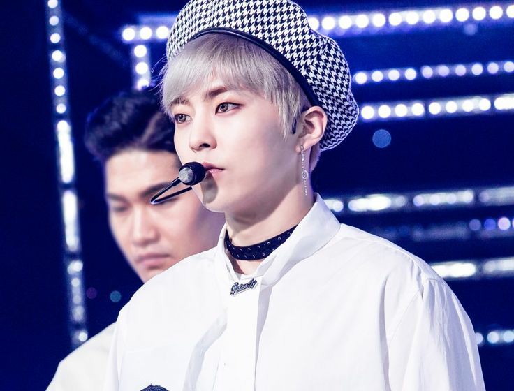 — a thread of minseok in berets ~