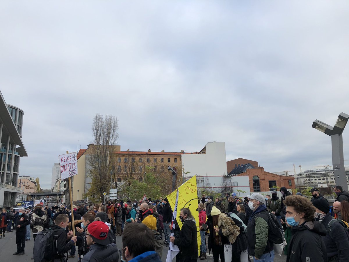 police are forcing the demonstrators to wear masks now. speaker says people can also refuse as an act of protest, get their details taken down by police and come back later  #b1811