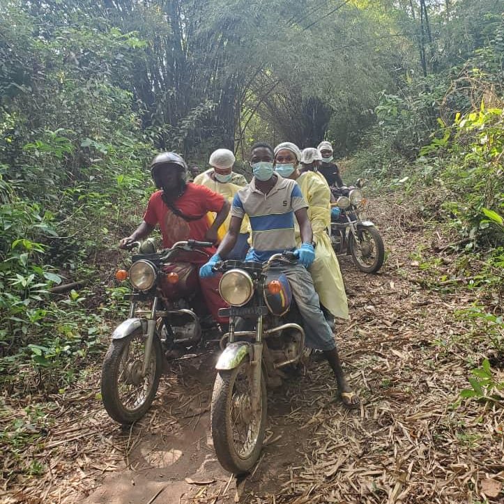 WHOAFRO's tweet photo. Today marks the end of the 11th #Ebola outbreak in the #DRC🇨🇩, nearly 6 months after the first cases were reported in #Equateur Province. @WHO &amp; partners supported the tireless efforts led by the government &amp; local communities. 

👉🏿https://t.co/cEnAHNvJzn https://t.co/qqJRv3E18a