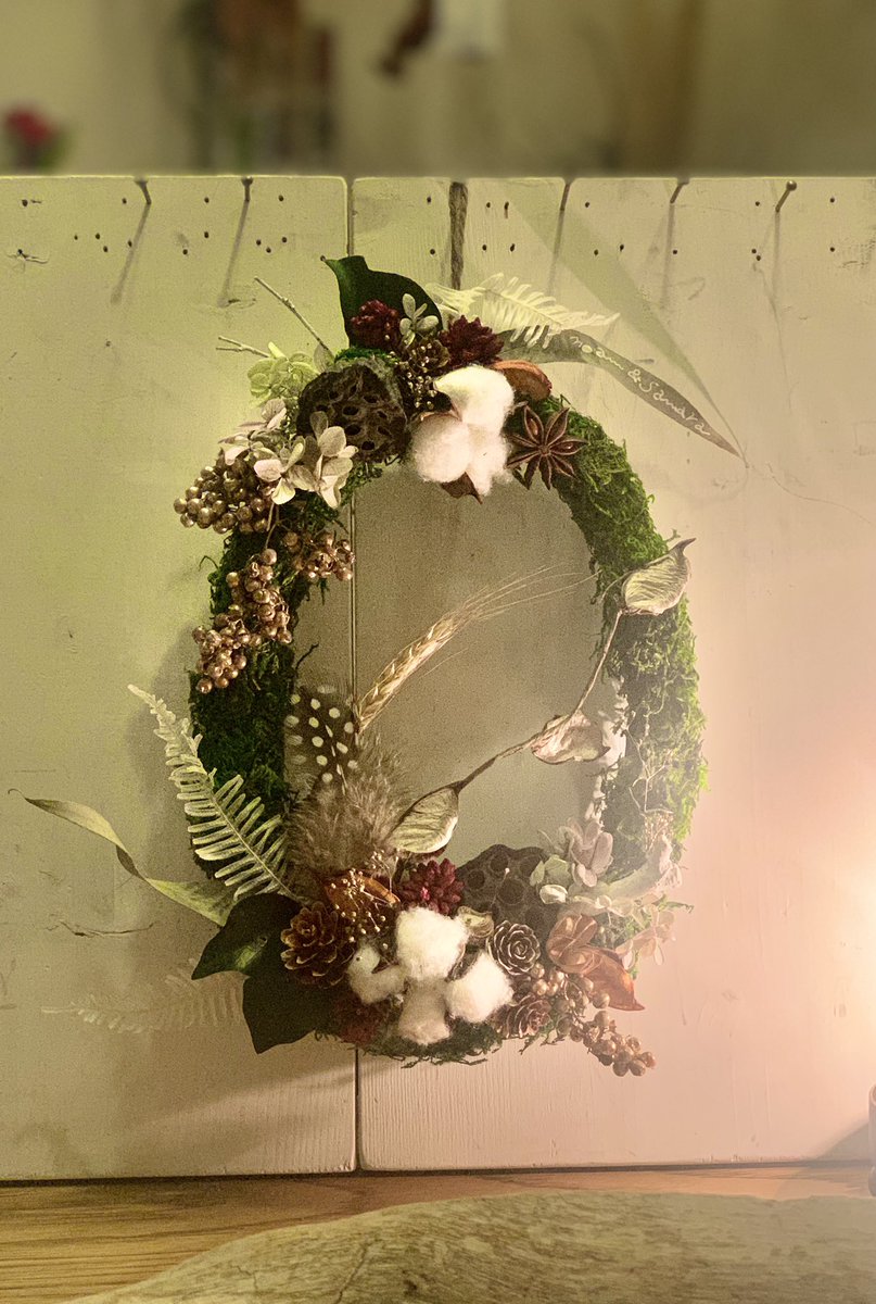 NoamSamara's tweet image. モスなオーバルリースどうでしょう
大人のリース
#ハンドメイド好きさんと繋がりたい 
#クリスマス過ぎても
#オーバルリース
#０ZERO
#大人かわいい
#ハンドメイド雑貨