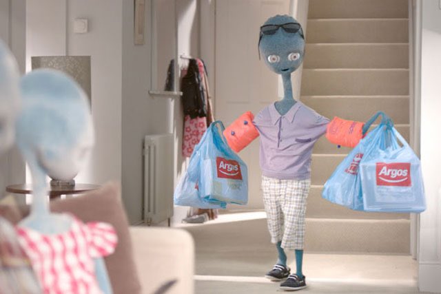 MarvinNMorgan's tweet photo. Imagine people are complaining they can’t “relate” to #Sainsburys advert as it doesn’t “represent” their family, But feel represented as aliens/carrots and no complaints. You know how f**ked this is 😶😔 https://t.co/3vPQ1539Or