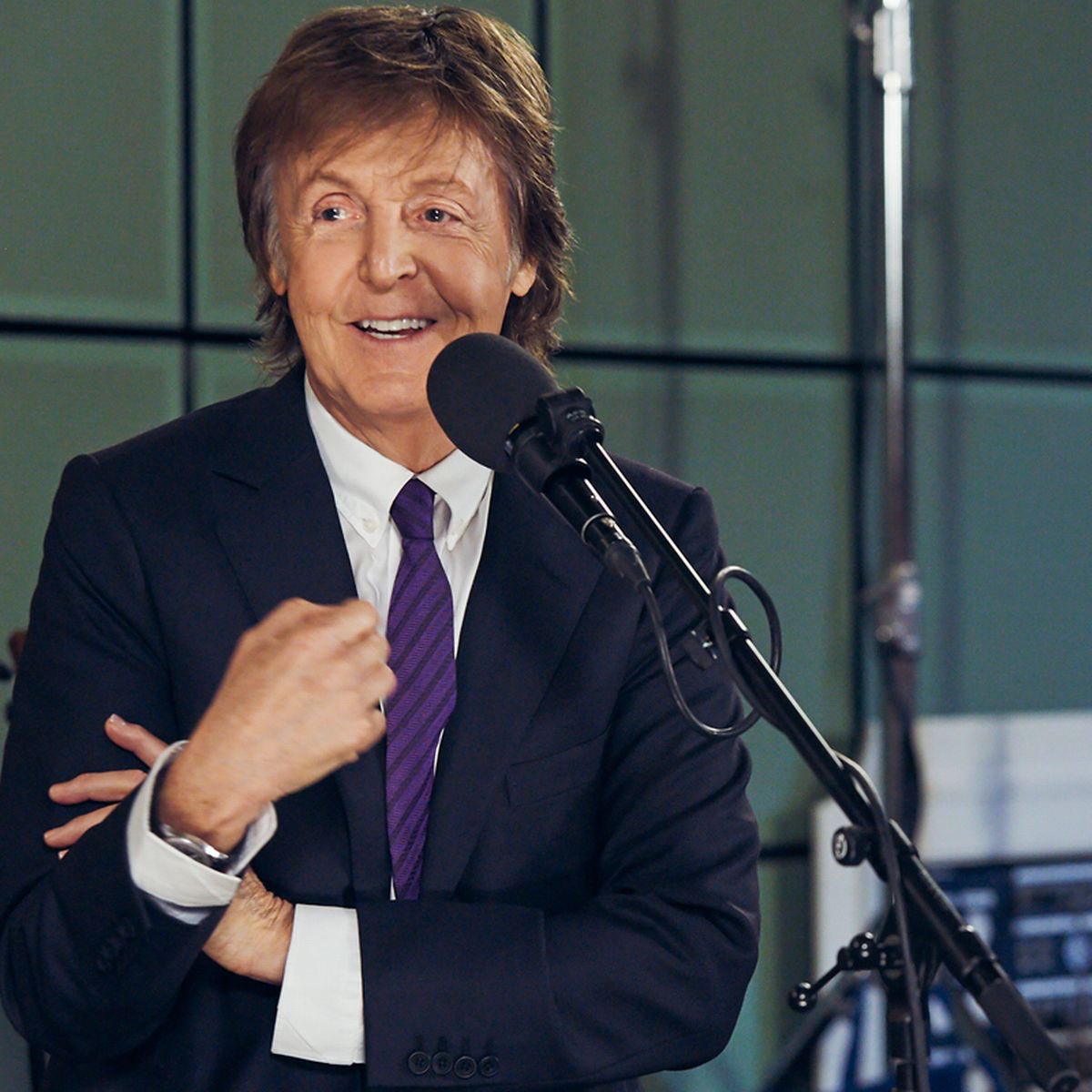 TheGarlic2's tweet photo. Paul McCartney excited to announce that the sun has finally come. ‘Better late than never’ he giggled to the press #wednesdaythought https://t.co/OJIcb4EYFH