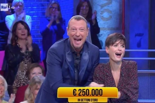 topsyhailse's tweet photo. Questo non avrebbe dovuto essere mostrato in diretta TV https://t.co/POiWd6ofuq https://t.co/h6EtYWNqG8
