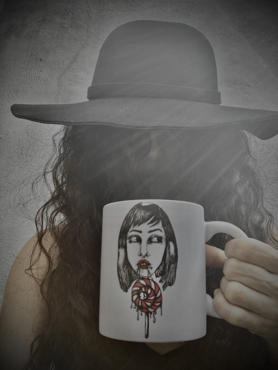 Cada_vericka's tweet photo. Acompañen su día con #tazascadavericka y #cilindroscadavericka aprovechen el descuento del #buenfin 🖤💀🖤
#mug #taza #surestecreativo #cadavericka #cadaverickamerch #coffeelover https://t.co/fCaaaRBbiG