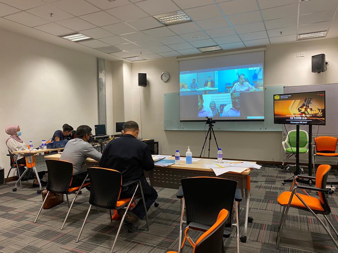 UnIKCREaTE's tweet photo. Penilaian Konvensyen KIK JKR Malaysia 2020 secara virtual. Kumpulan PD INOKRAF dari @jkr_portdickson 

@JKRMalaysia 
@CREaTEJKR 
@MohammadMaziah 
@zsSherliza 

#AreYouInnovativeEnough??? https://t.co/hSBZyQTmUB