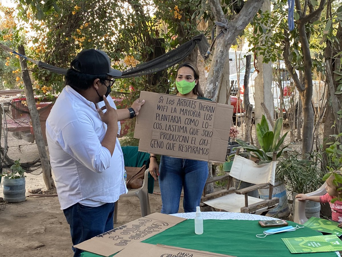 Claudiabours's tweet photo. Un gusto acompañar a su recorrido al equipo del @VerdEtchojoa  el día de hoy estuvimos en la col. Progresista y en la comunidad del chori ☘️
“Etchojoa En Mi Corazón “💚✅@DelValleColosio @verdesonora  @Beatriz80316770 @manwebarreras #PonteVerde #verdesur https://t.co/6eo8mAo1fd