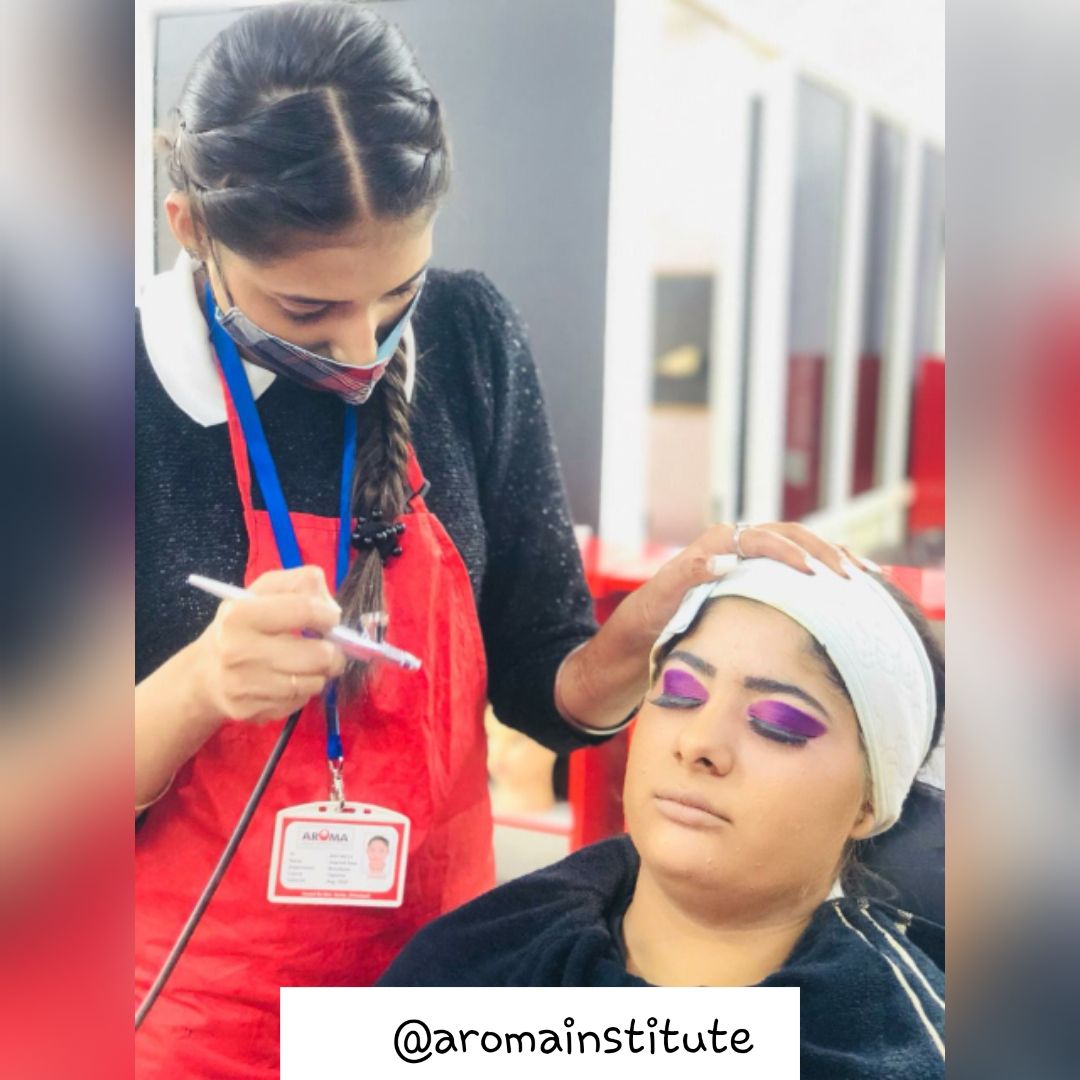 We are providing Airbrush MakeUp lessons also in Diploma of MakeUp.
For admissions call 9888196789

#AromaInstitute #AromaAcademy #AromaGroupofInstitutions #Makeup #MakeUpAcademy #BestMakeupAcademy #phagwara #Punjab #India #BeautyWelness #Beauty #DiplomaofMakeup