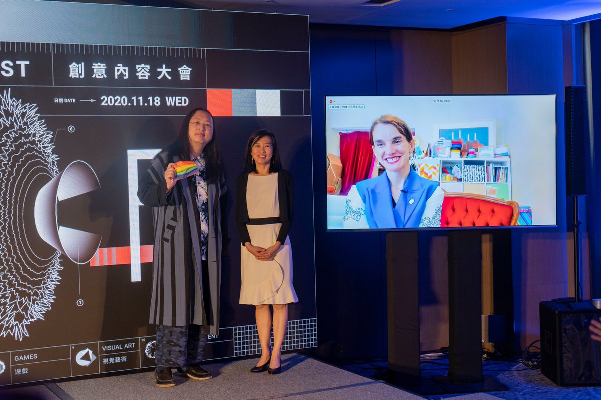 TAICCA_Official's tweet photo. #TeaUglow: “If a book isn't made of paper, does it matter?”
@audreyt discusses with @teaelleu and @lolitahu on  how our post-pandemic future will go and also what we can do with technology to solve and prevent problems that pandemics bring.
#TeaUglow #唐鳳
#胡晴舫 #CFHu
#TCCF2020 https://t.co/ZdQpIlcnae