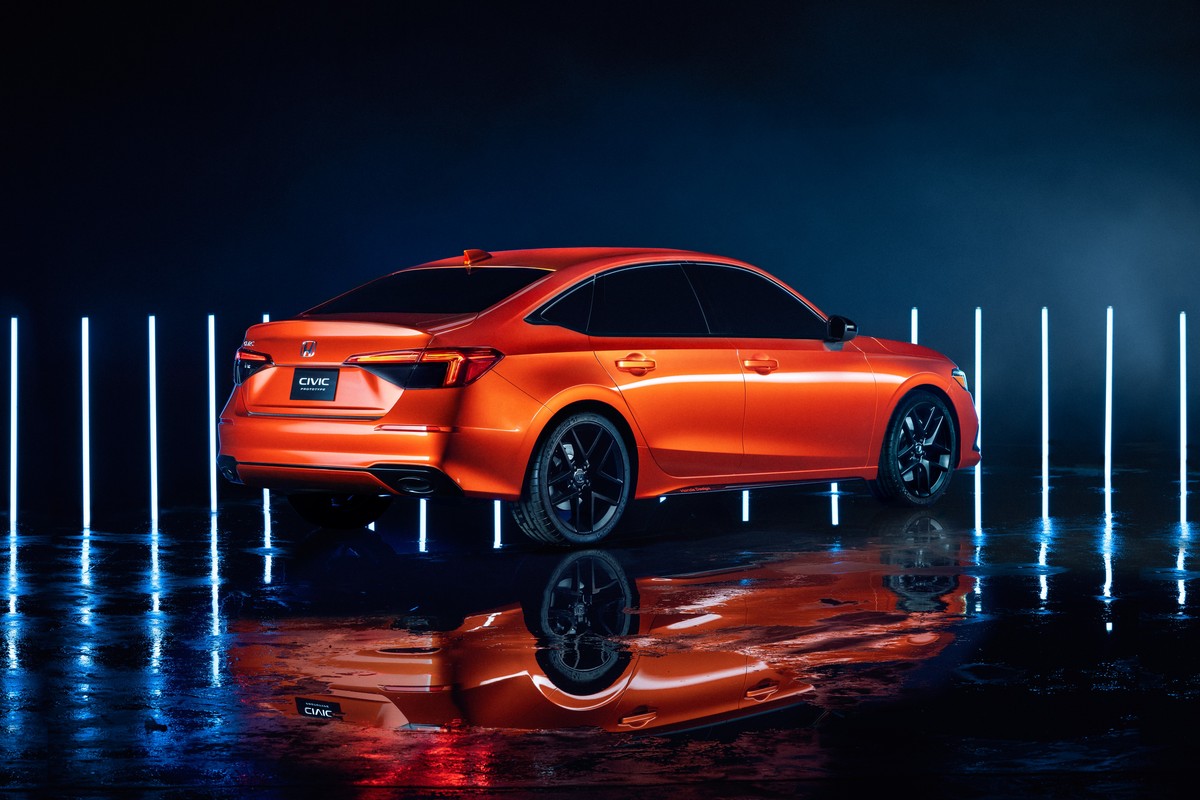 LAAutoShow's tweet photo. Debut alert! Get behind the wheel of the new #HondaCivic starting next spring. The new @Honda will be available in sedan, hatchback, Si and Type R flavors, with a fully digital dash display and suite of advanced safety features. https://t.co/FrQyLM3Kft