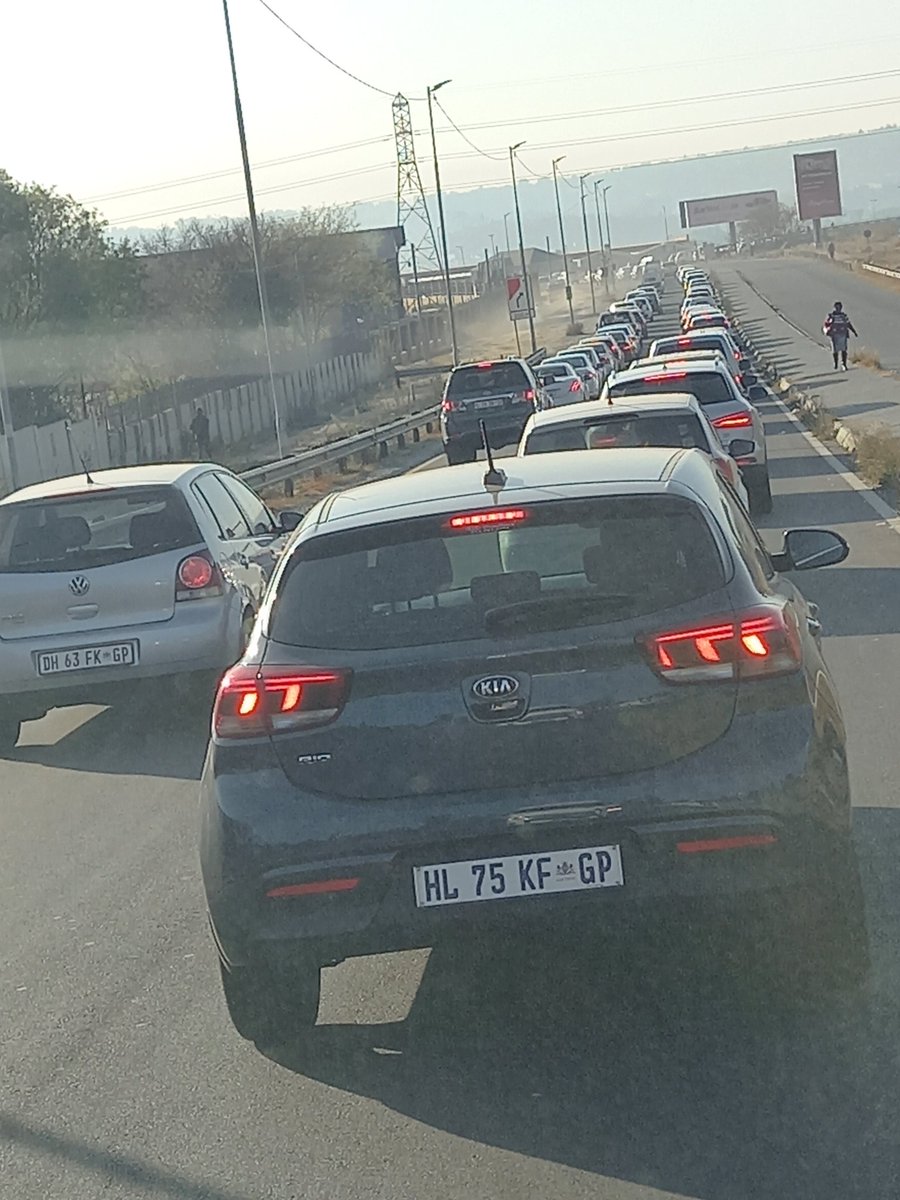 SandtonTaxiCabs's tweet photo. Our cab drivers across Gauteng have confirmed there are no taxis in:
Soweto
Alex
Tembisa
Randburg
Sandton
Midrand
Centurion
Oliven
Fourways
Diepsloot
Employers are advised to arrange private transport for their staff to get to & from work
#taxistrike
#notaxis
#taxis https://t.co/6X5e70mhAU