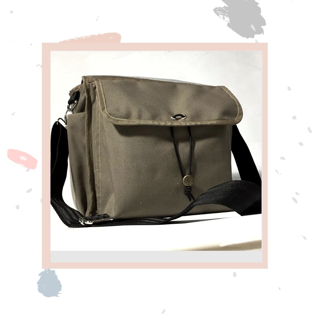 ChemzBagMaker's tweet photo. main sepeda pakai tas biasa mengganggu saat bersepeda? bikin tas khusus untuk sepeda dong✨

Salah satu tas sepeda ini datang dari mas ion. tas sepeda ini berbahan kanvas dengan sentuhan kulit sintetis serta mika di bagian detailnya yang membuat tas ini terlihat lebih menarik💕 https://t.co/LZSeDreFC4