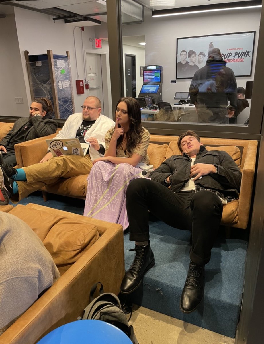 ChicksInTheOff's tweet photo. That feeling after you watch Chasen &amp; Ed go at it for 2 hours...#TheBachelorette https://t.co/2Paw17Qr7G