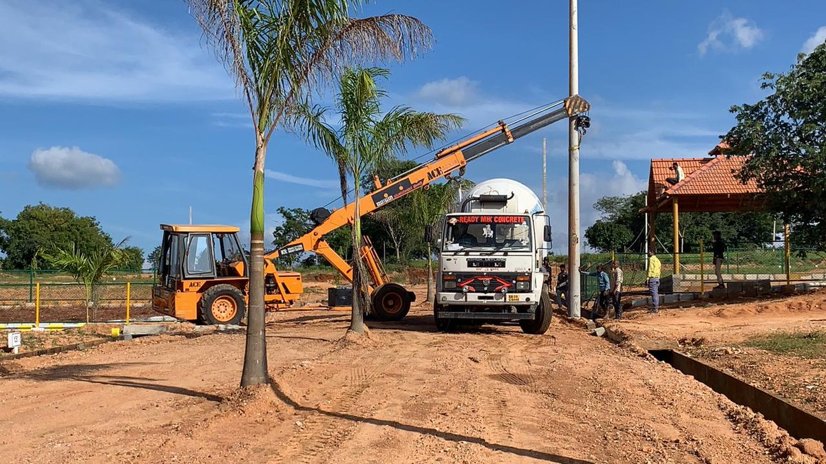 YeshDevelopers's tweet image. Buy RERA approved Plots @ Yesh Serenity #Mysore.

Pay 3 Lakh Balance Bank Loan.
Call Now or Visit yesh.in for more info.

#yeshdevelopers #mysore #plots #villas