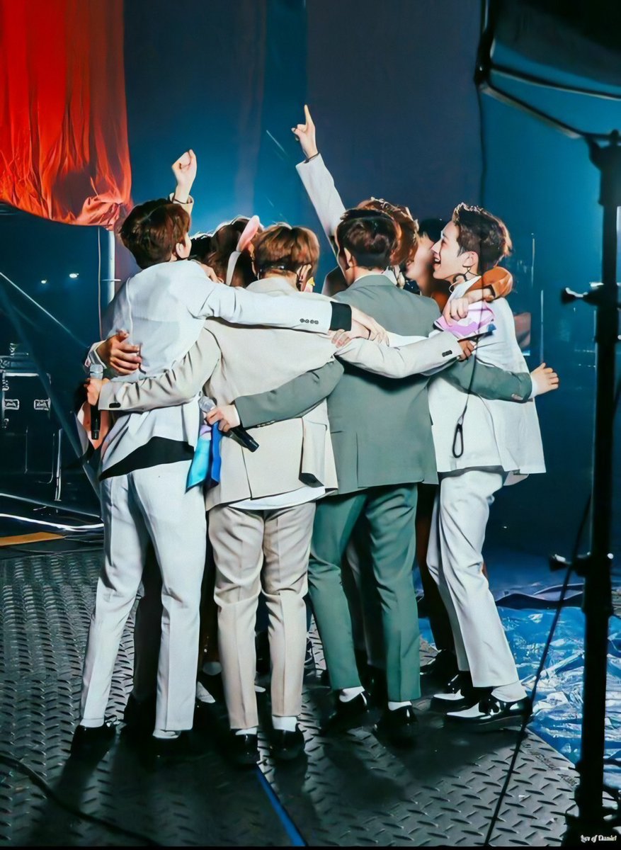 jeojanghoon29's tweet photo. Wanna One the best line up and the best group consists of YOON JISUNG, HA SUNGWOON, HWANG MINHYUN, ONG SEONGWU, KIM JAEHWAN, KANG DANIEL, PARK JIHOON, PARK WOOJIN, BAE JINYOUNG, LEE DAEHWI and LAI KUANLIN. You can’t change my mind <3 https://t.co/J09VGXYT5z