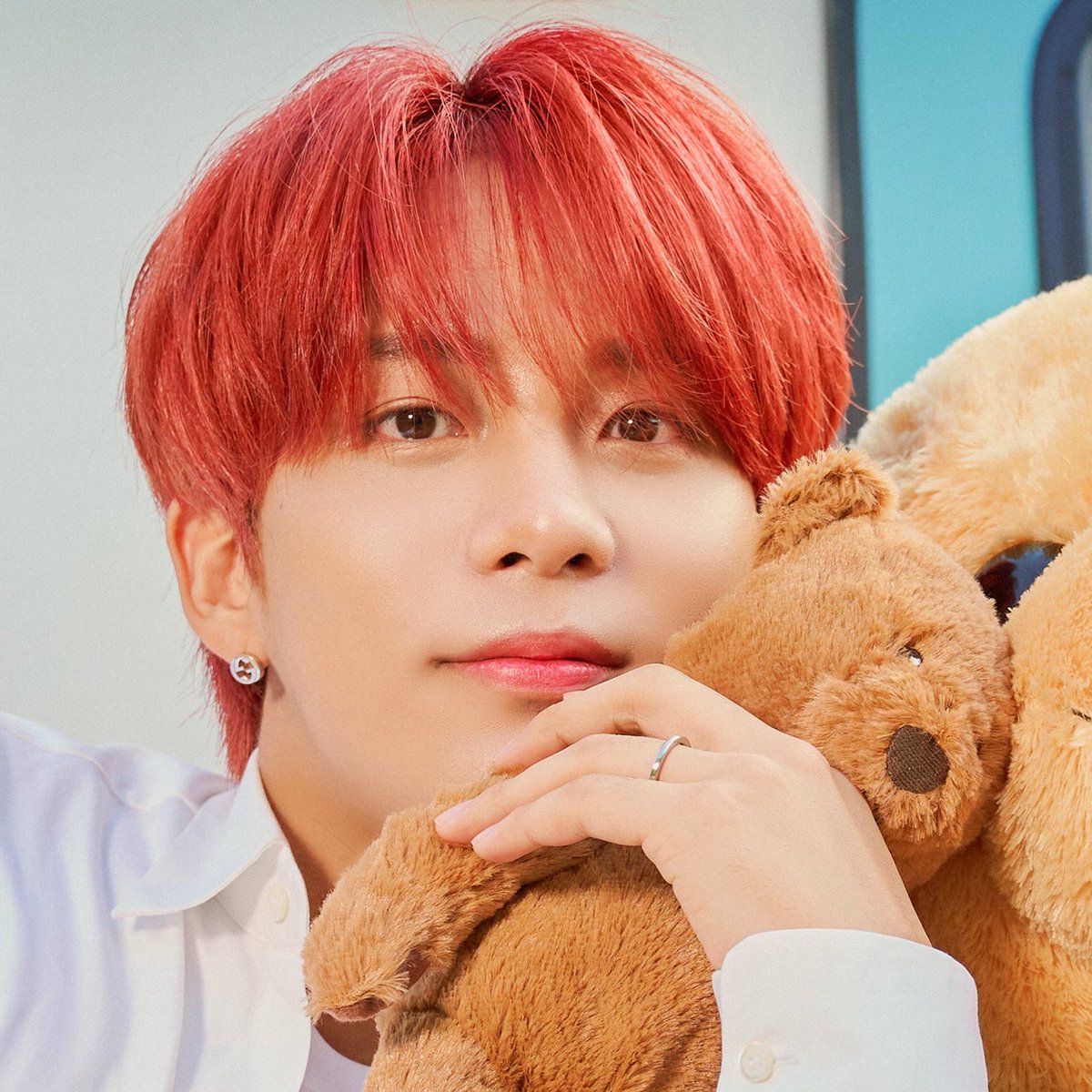 cjhfit's tweet photo. the way jongho’s hair is styled here... he looks exactly like hyuk oh my god https://t.co/qe1wV5KlKH