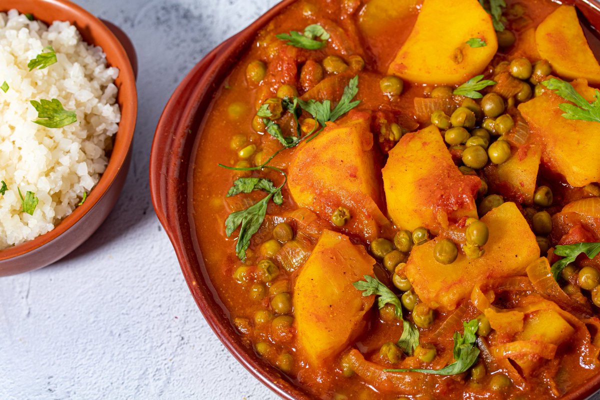 𝐀𝐥𝐨𝐨 𝐌𝐚𝐭𝐚𝐫 𝐂𝐮𝐫𝐫𝐲 🍲 by Rachel
⁣
🌱 #OrganicLarder 🌱⁣
"𝘖𝘳𝘨𝘢𝘯𝘪𝘤 𝘮𝘦𝘢𝘯𝘴 𝘭𝘢𝘳𝘥𝘦𝘳..."⁣
⁣
🌱#اللاردرالعضوي 🌱⁣
اللاردر هو العضوي⁣
⁣
#organic #eathealthy #uaeorganic #dubaifood #dubaifoodie #dubaifoodies #goOrgani #foodiedubai #organiclife #curry