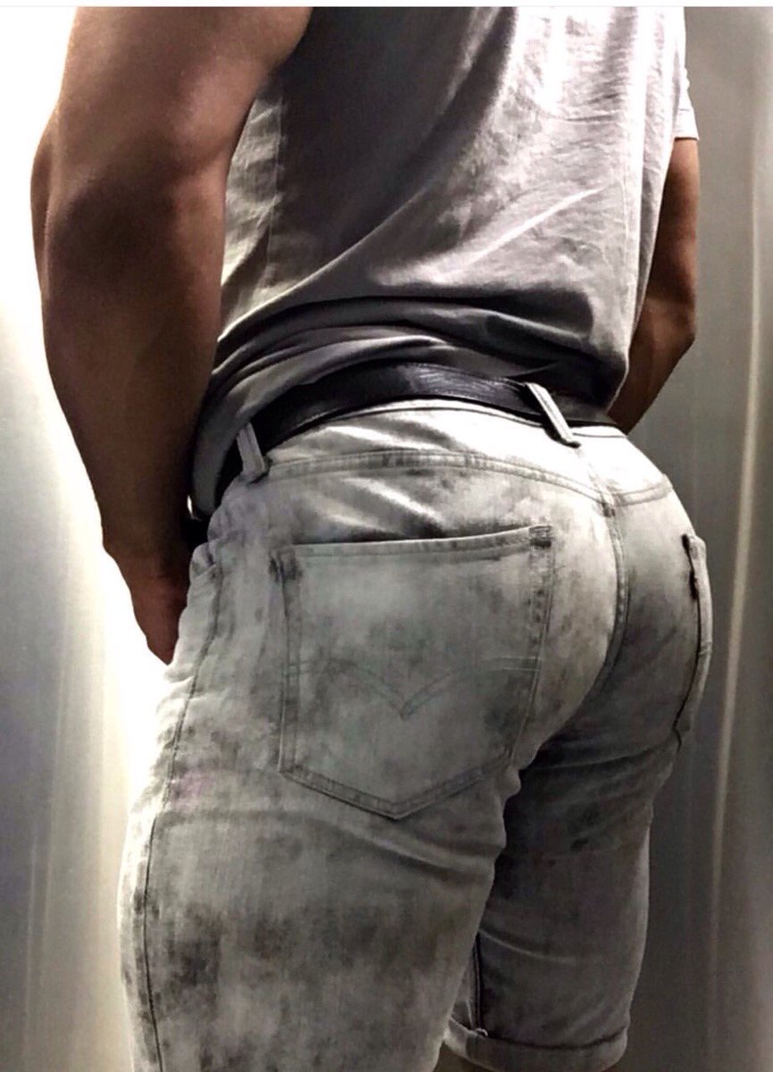 Cock jeans. Мужской зад в джинсах. Мужские ягодицы в джинсах. Мужская задница в джинсах. Ягодицы парней.