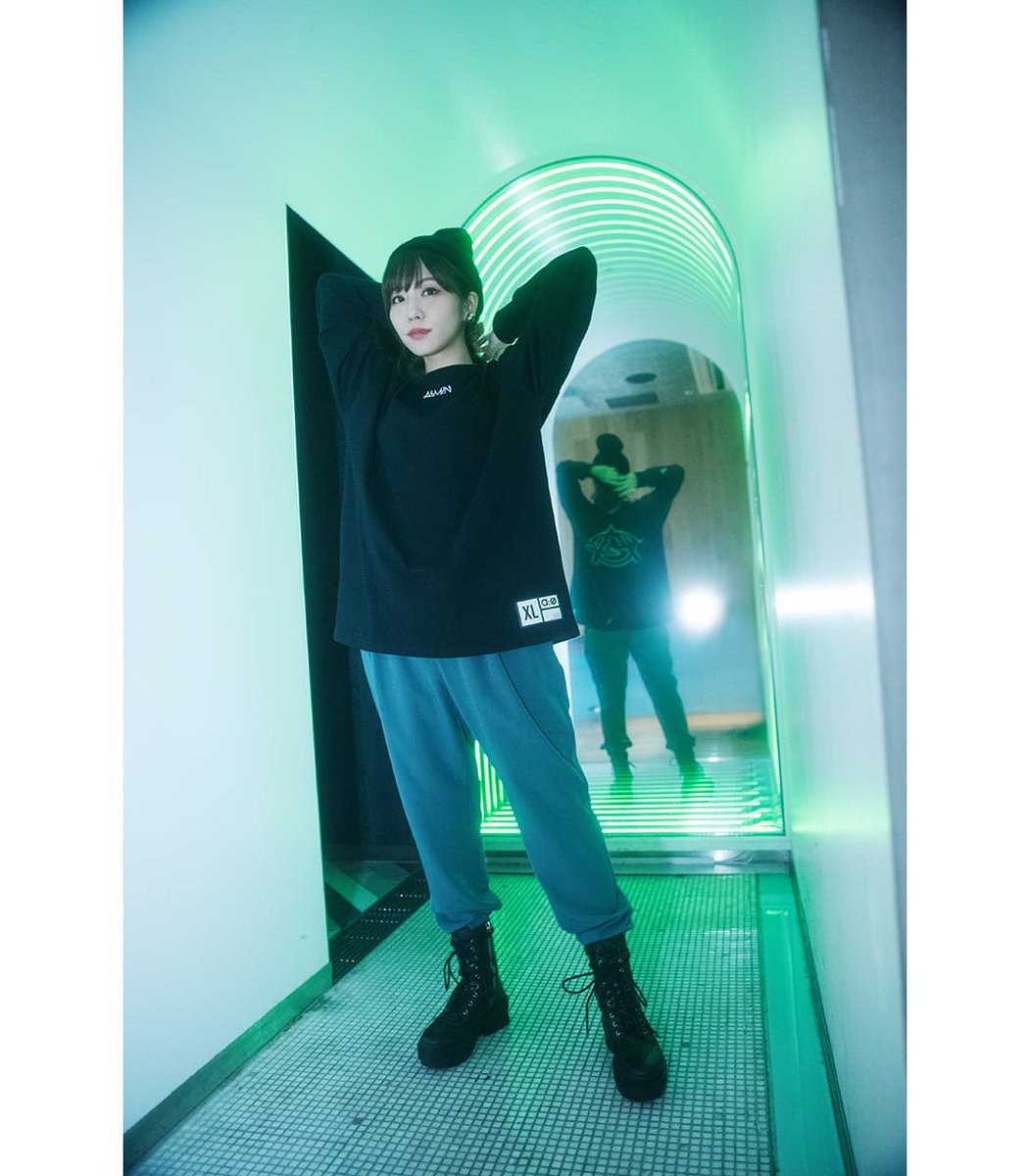 official_r4g's tweet photo. 【R4G×AiM:Øriginal】

AIMIN LS TEE

ブラウンとブラック2色展開のロンT。
背中のAロゴが格好いい！

黒ver.の愛美さん📸
～オフショットを添えて～

ご予約受付中！▼
https://t.co/AKAIYOtOrt

#愛美
#PLUSTOKYO https://t.co/kQsXhZJXzp