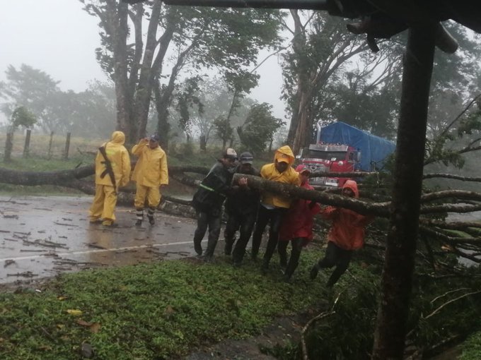 Nuestra Policia Nacional <a href="/vppolicial/">Visión Policial Nicaragua</a> al servicio del pueblo.  Arriesga su propia vida para salvaguardar la vida del pueblo.    #EnVictoriosaEsperanza
