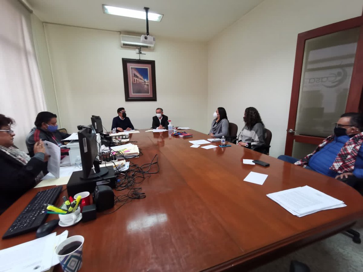 MartinJuarezC's tweet photo. Sesionó esta mañana la #ComisiónExProfeso para dictaminar iniciativas ciudadanas, determínamos trabajar de la mano con la titular de @RegistroCivilSL @lucylastras  para atender propuestas de reforma que atañen a la dependencia @CongresoEdoSLP #LXIILegislatura @marite_correa https://t.co/JlTMXSXZ2d