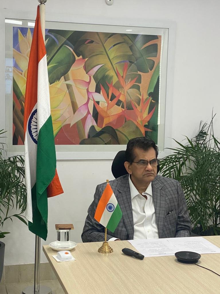 #NITIAayog CEO <a href="/amitabhk87/">Amitabh Kant</a> participated in the final meeting of the committee to formulate an action plan for Online Dispute Resolution, under the chairmanship of Justice (Retd.) A.K. Sikri.