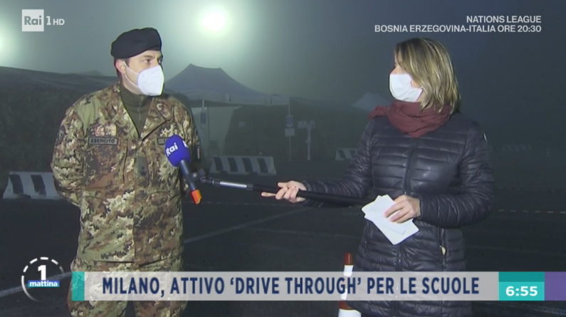Unomattina (@unomattina) on Twitter photo Ieri la Lombardia è tornata sopra gli 8mila nuovi contagi ma è diventata operativa la mega struttura dell’esercito dedicata ai controlli sul personale scolastico e sugli studenti. <a href="/carlottaricci/">Carlotta Ricci</a> è davanti al ‘drive through’ di via Novara con il maggiore Luigi Luciani <a href="/Esercito/">Esercito Italiano</a> Ieri la Lombardia è tornata sopra gli 8mila nuovi contagi ma è diventata operativa la mega struttura dell’esercito dedicata ai controlli sul personale scolastico e sugli studenti. <a href="/carlottaricci/">Carlotta Ricci</a> è davanti al ‘drive through’ di via Novara con il maggiore Luigi Luciani <a href="/Esercito/">Esercito Italiano</a>