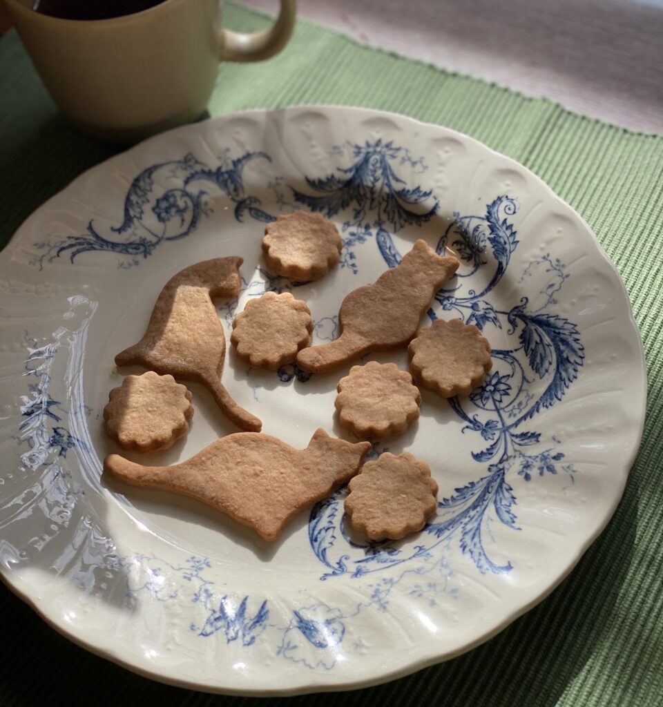 #オチビの台所 にてレシピが公開されました?

これからの季節に嬉しい
身体があたたまるジンジャーを使った
かんたんクッキーです?

レシピはこちらから
https://t.co/IhMRjgr9lf

スタッフ 