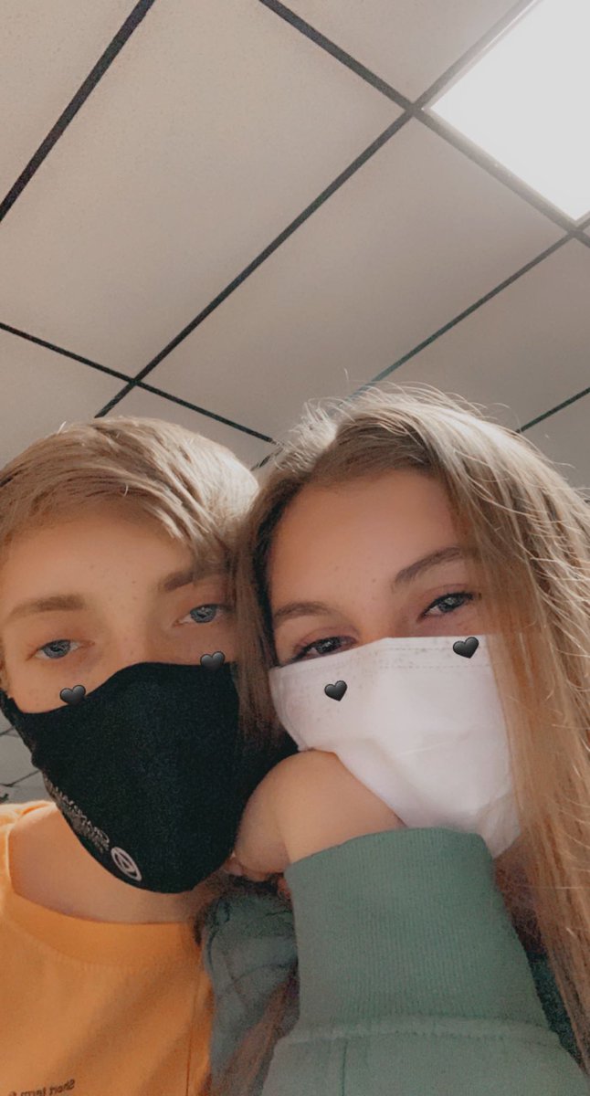 JuliaaRosee41's tweet photo. Happy birthday goof ! I love you❤️ https://t.co/r8q6E2crjL