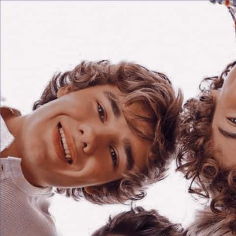 beaadmires1D's tweet photo. 9 years of Up All Night, the first ever album of One Direction https://t.co/oOiPH83zgM